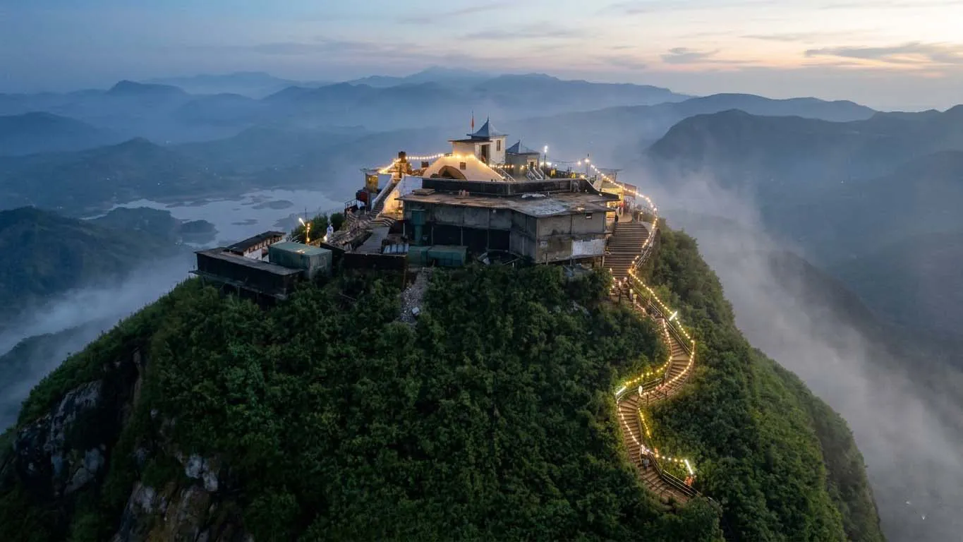 Adam's Peak (Sri Pada)